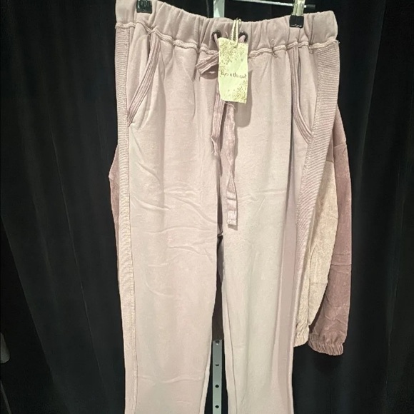 Hem & Thread two piece set size, small medium, and large - Picture 4 of 6